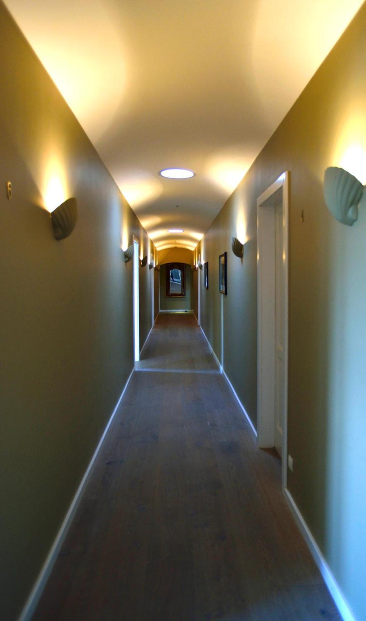 Liszkay Borkuria Hotel Monoszlo Buitenkant foto