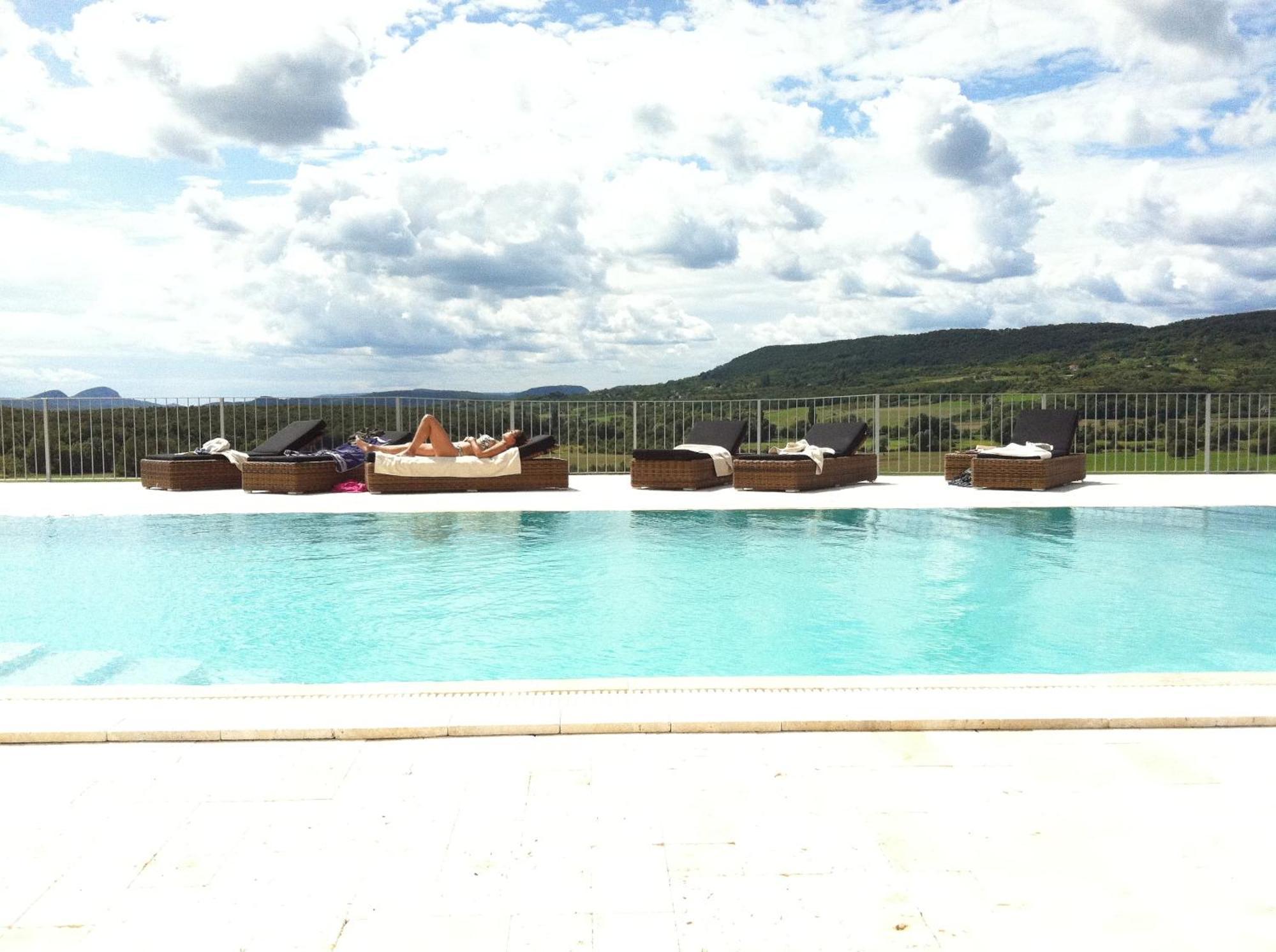 Liszkay Borkuria Hotel Monoszlo Buitenkant foto