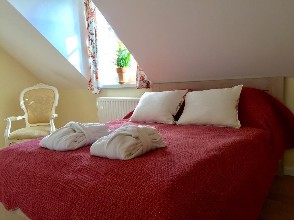 Liszkay Borkuria Hotel Monoszlo Buitenkant foto